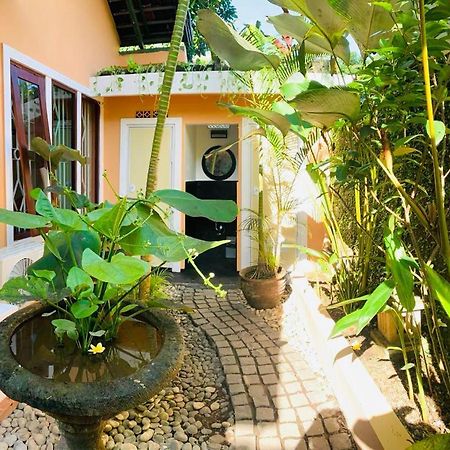 Giri'S Villa Jimbaran Ungasan Exteriör bild